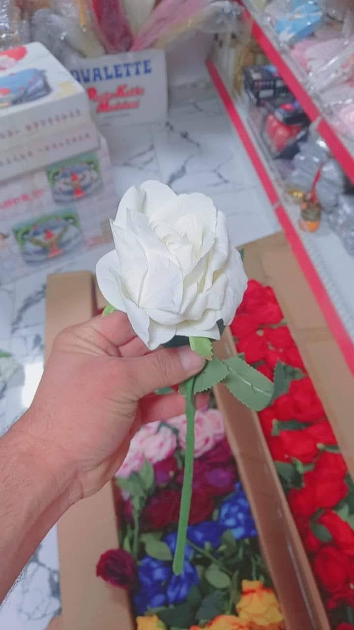 بمناسبة عيد الحب
اتوفر من جديد ورد سنكل
كل الالوان
سعر القطعة بالف دينار
اما جملة 
الدرزن 12 قطعة ب10.000
العنوان ديالى المقدادية حي المعلمين شارع العام الرئيسي أنانا موول في الطابق الاول والطابق الارضي
 للاتصال ***********
