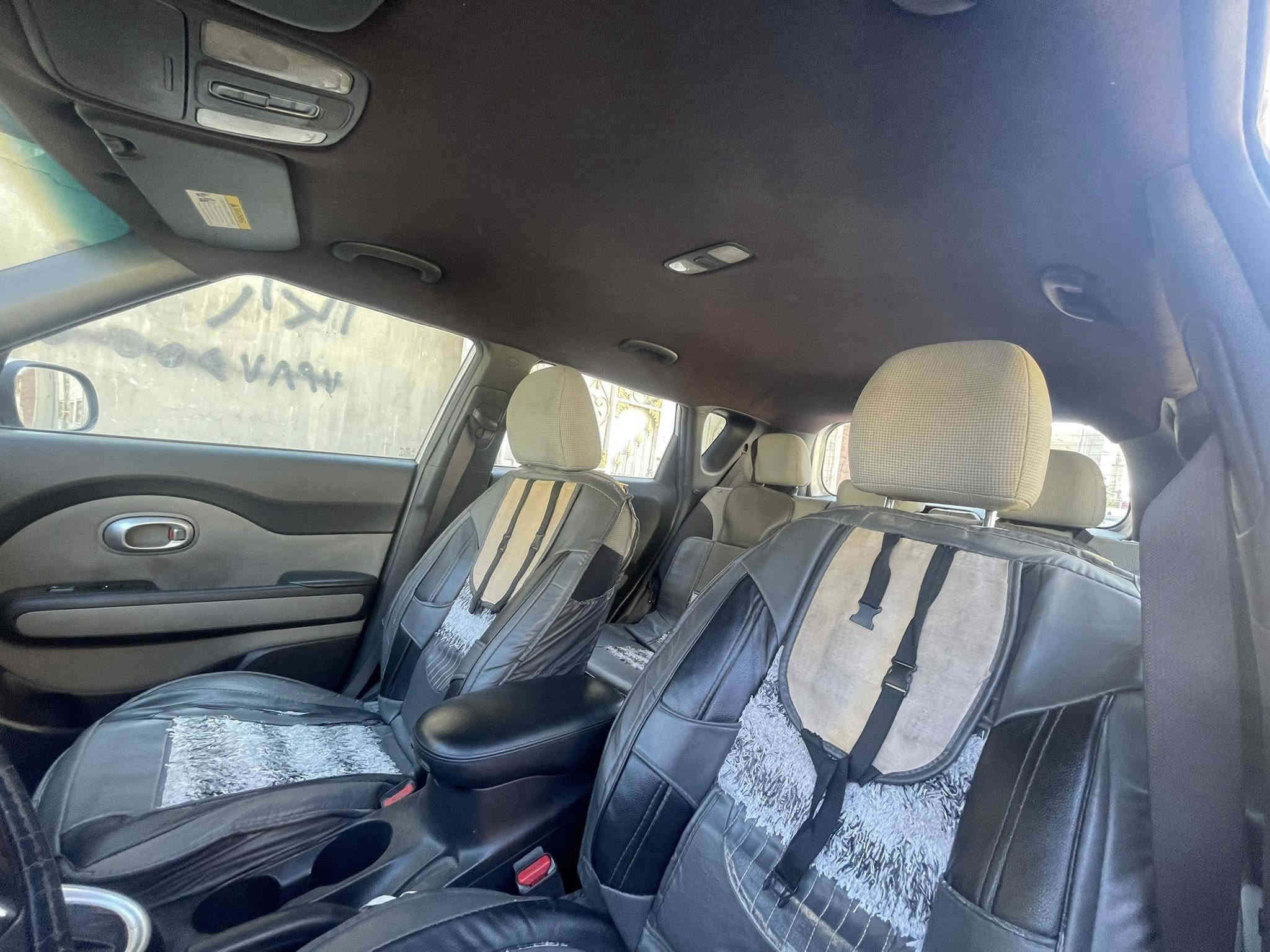 السلام عليكم 
للبيع كيا صول موديل ٢٠١٥ وارد أمريكي محرك GDI 
السياره جاهزه مكينه ،وكير، وتبريد، وكهربائيات بحالة الوكاله 
صدر امامي خلفي جديد ، تخم تاير جديد 

السياره بيها ٤ قطع رشّ أبيع حزام 

السياره ماشيه ٦٤ الف ، سنويه نافذه ٢٠٢٨  
السياره تحويل مباشر باسمي 

سعرها 107 $ وبيها مجال 
*********** 
مكاني كراده
