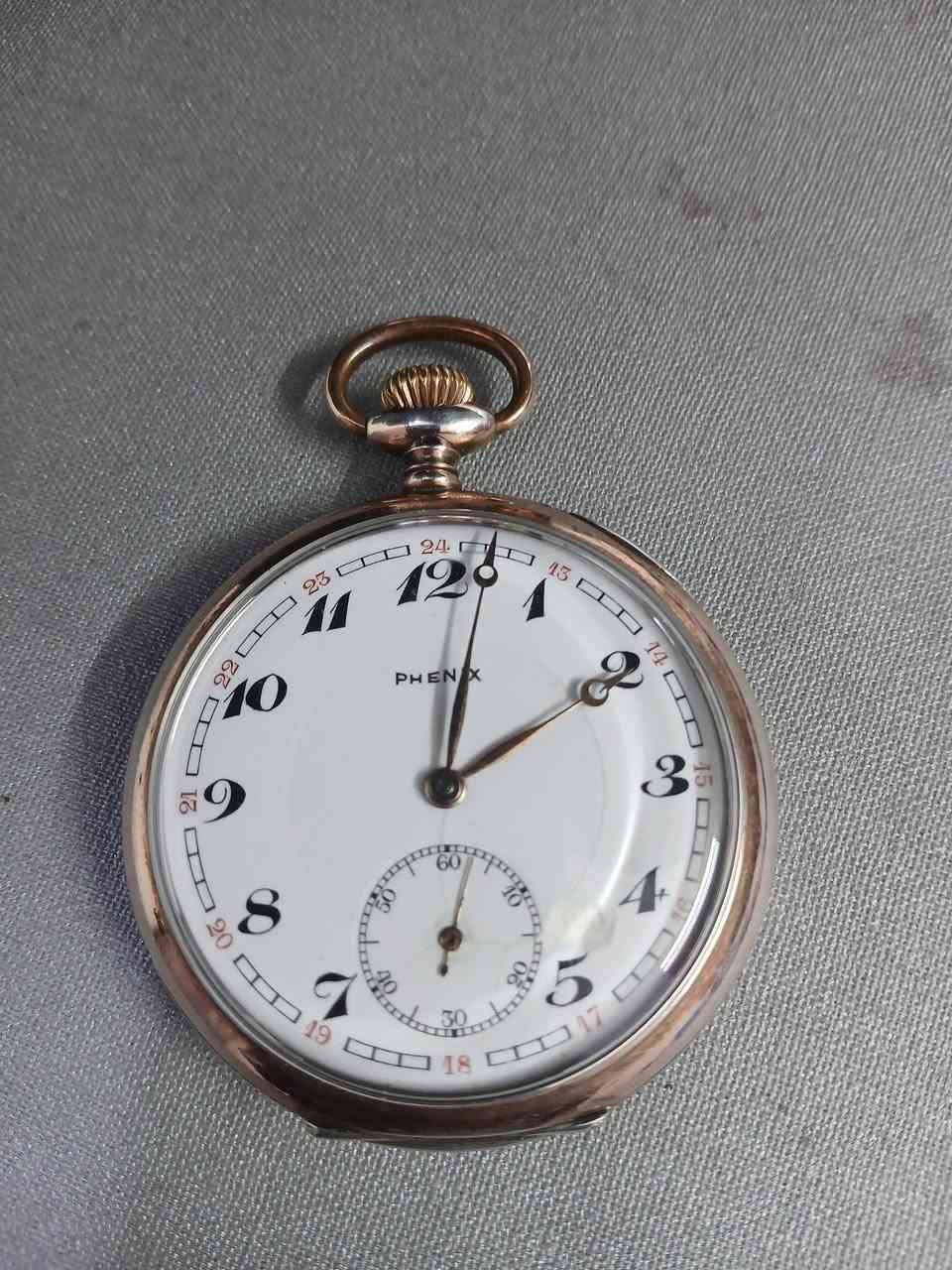 ساعه جيب للبيع فضه وذهب عيار 800 مينه سيراميك عمرهه اكثر من 100عام السعر علخاص ***********
