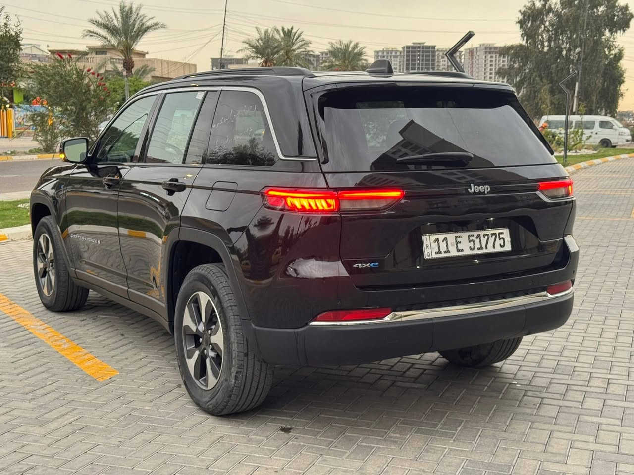 جيب هايبرد 4XE موديل 2024 فول الفول داخله كلين بعد السونار طلع بيها كلير من امريكا بابين و بنيد سعر 280 و بيها مجال مكاني بغداد تواصل ***********
