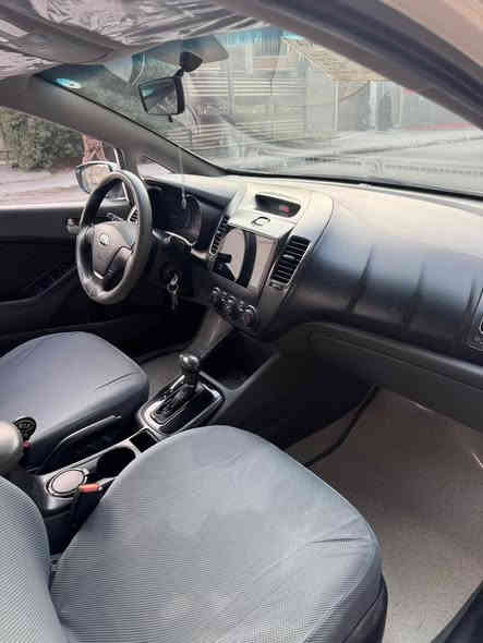 السلام عليكم 
كيا سيراتو ٢٠١٧ مواصفات عادية 

نضيفة جدا 

بيها بارد بالدوسة الي جوه الباب فقط 

ماشية ١٥٦الف 

كير ومكينة مكفولات 

مدرشمة كلها ارضية وكشنات وصندوك 

سيارة شغل واطلع كل نقص مابيها 

محرك ١٦٠٠ سي سي 

السيارة باسمي تحويل كبل 

مكانها بغداد الجديدة 

سعر ١٤٠ وبيها مجال قليل

‭٠٧٧١ ٣٩٥ ٢٢٦٠‬
