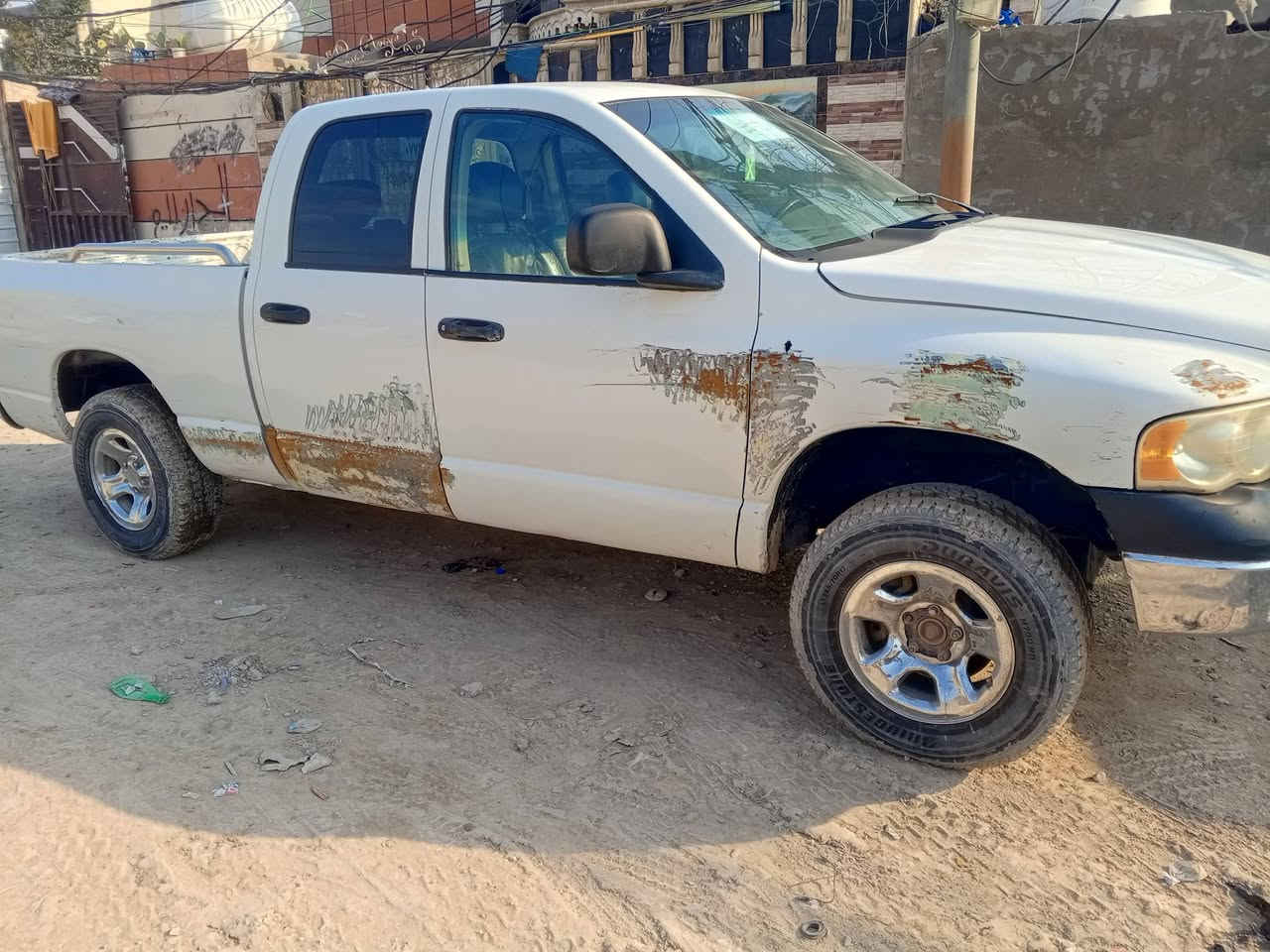 السيارة للبيع دوج رام 2006
كاملة المعاملة مال مزاد بس على الكمرك متوقفة 
السعر 80 وبيه مجال الاتصال ***********
