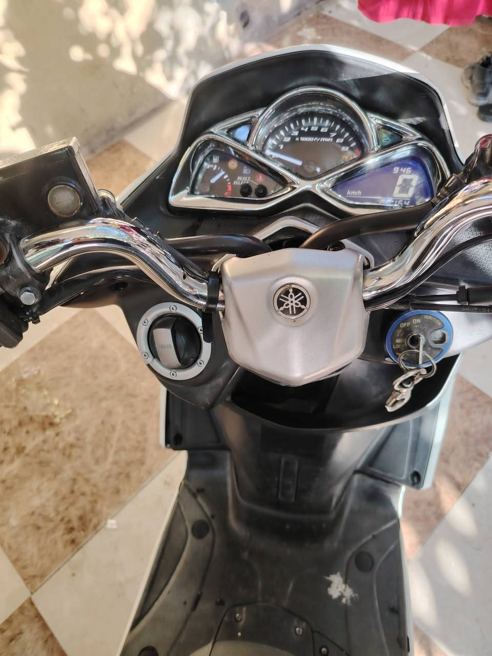 ياماها ماجسته s للبيع كلها بلاد مختمه من طول للطول مبدل فقط فيت بم وبلك وتواير دراجة تمشي ١٦٠ دراجه ححلوه ورزنه وسعرها مناسب مستعجل ع بيع رايدها  مليون و٣٠٠ وبيها مجال للشراية***********
او مراوس بوكسر
