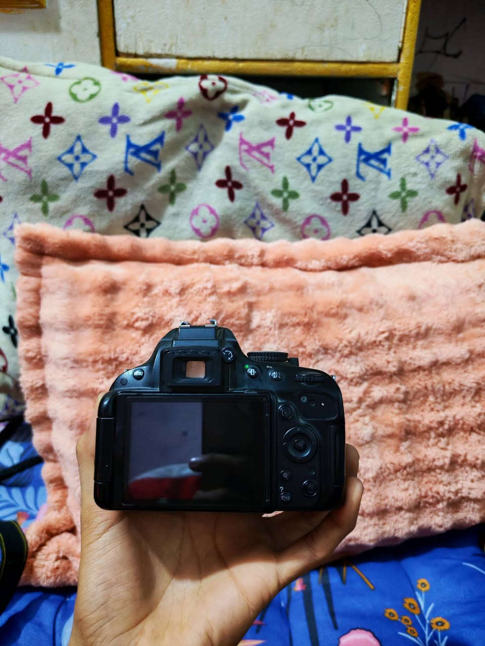 نيكون 5100 كامل ملحقات
نضافه90/10

عدسه زوم 70/300
 
عدد البطاريات 2 

رام32 

شاحنه 

جنطه 

مكاني بصره حيانيه   سعر375 وبيه مجال  

هاتف ***********
