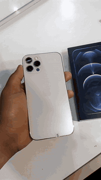 ایفون 12 برو فقط مکفول نظافه 100 بطاريه92 السعر650 مکان رميثه  الهلايچيه***********
