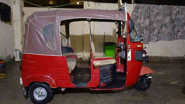 سلام عليكم شباب من رخصت الادمن
تكتك باجاج للبيع مديل ( 2019 ) التكتك جاهزه من كلشي محرك جديد الكهربائيات شغاله التكتك ما عايزه اي شي شوفت عينك التكتك كبل للشارع 
السعر ( 2500 )  وبيه مجال للشراي
ملاحظة ... التكتك بدون اوراق ( كلك ) مكاتبه عن السرقه وعن العشائر 

العنوان نجف 

الرقم ( *********** ) 

( اني مكلف بنشر )
