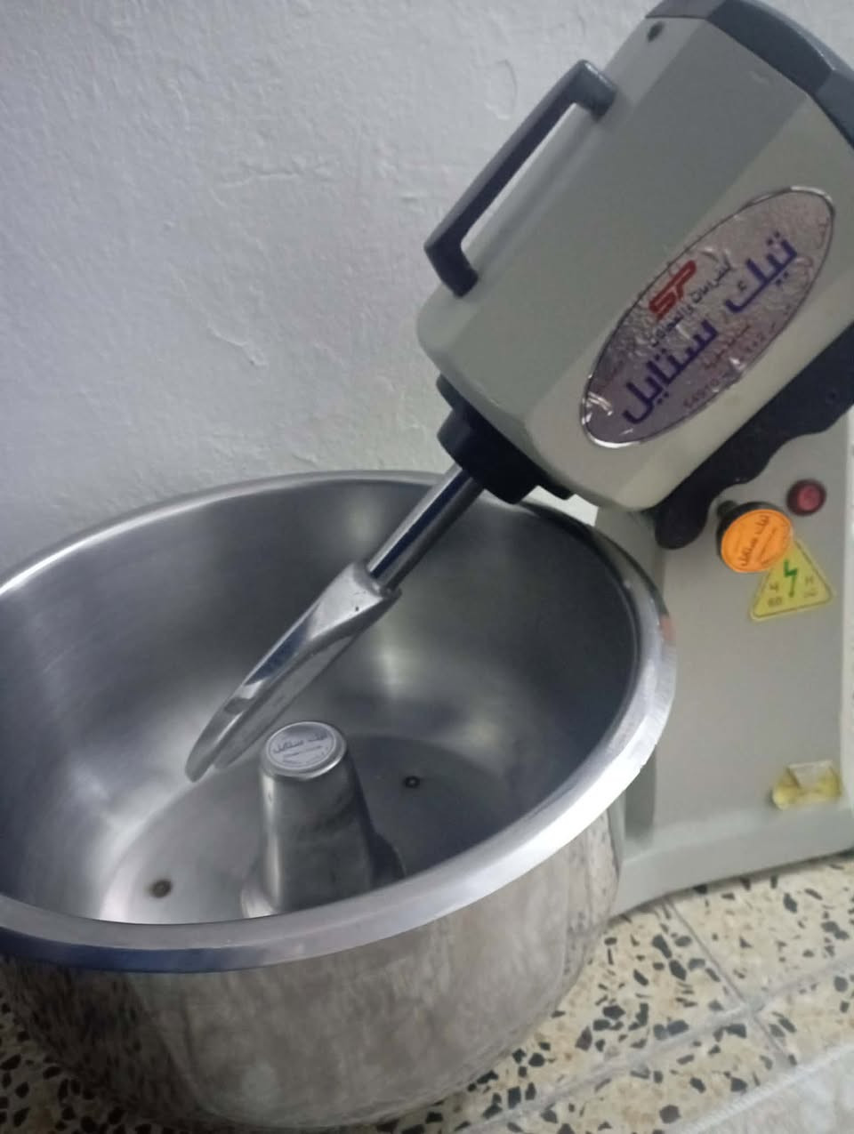 *********** عجانه نظيفه استعمال قليل جدا نظيفه عنوان حله ثوره والسعر 175
