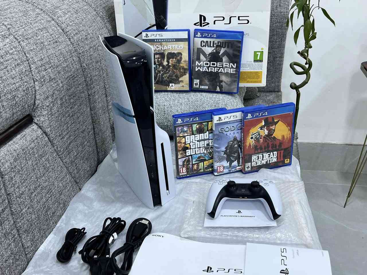 🌟 فرصة نادرة لعشاق التميز والأداء الخارق! 🌟
للبيع جهاز PlayStation 5 Slim (الإصدار الأوروبي الفاخر) بحالة ممتازة جداً ونظافة تامة – تجربة الجيل الجديد كما لم تختبرها من قبل!
✨ تفاصيل العرض الملكي:
 حالة الجهاز: استخدام خفيف جداً لمدة شهرين فقط، وبكامل نظافته وأناقته وبحالة توازي الوكالة.
 العلبة والملحقات: يأتي مع كرتونته الأصلية النظيفة، وكافة الكابلات والملحقات الأساسية الأصلية من الوكالة (يد التحكم اللاسلكية DualSense، كابل الطاقة، كابل HDMI، وكابل الشحن).
 الإصدار: النسخة الأوروبية (Slim) التي تتميز بالتصميم الانسيابي الأنيق، التبريد الأفضل، والمساحة التخزينية الممتازة.
🎮 مرفق مع البكج أقوى 5 ألعاب عالمية (جاهز للمتعة الفورية):
1. God of War Ragnarök (نسخة PS5 الفاخرة)
2. Red Dead Redemption 2 (النسخة الأسطورية)
3. Grand Theft Auto V (GTA 5)
4. Call of Duty: Modern Warfare
5. Uncharted: Legacy of Thieves Collection
💰 السعر: 800 ألف دينار عراقي (وبي مجال حق الجية فقط).
📍 الموقع / الاستلام: النجف الأشرف - حي النداء - مجمع قنبر 2.
📞 للتواصل والاستفسار: *********** (اتصال أو واتساب).
