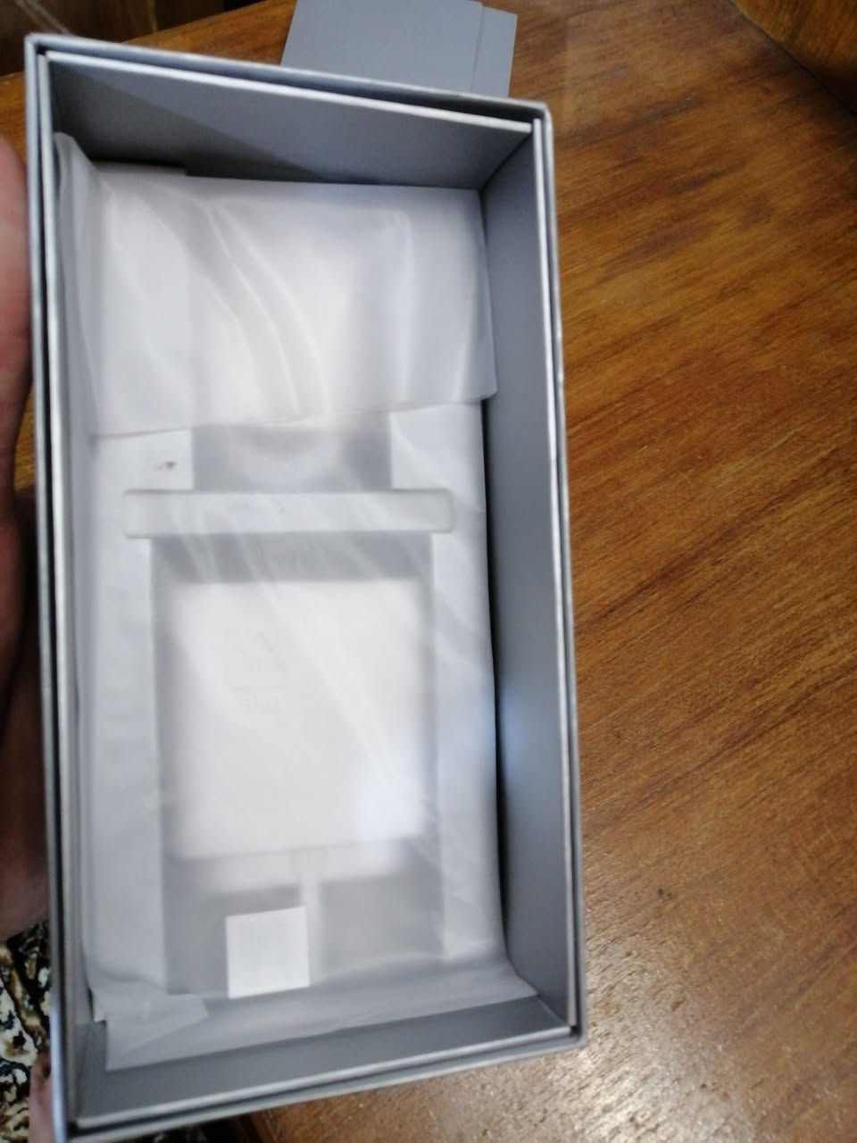 سلام عليكم عندي هونر ماجك 8 برو جديد مستخدم يومين مع هدايه كفر ماكسيف فقط لون اسود ذاكر 512 باكيت موجود كول ملحقات جهاز موجوده امانة الله جديد.سعر عل خاص رقم *********** للإستفسار الاتصال. 📱
