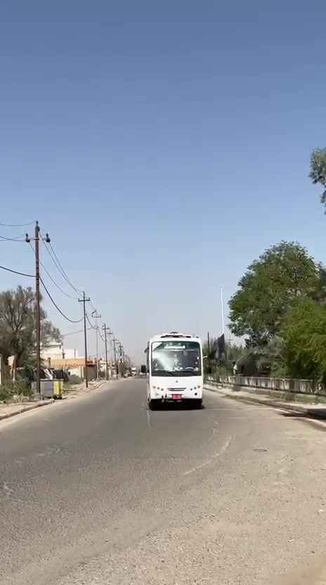 السلام وعليكم
باص مستوبيشي للبيع 
مكينه وكير مكفولات
كهربائيات كلها شغاله
السياره ماعايزه كبل لشارع
رقمها نجف انكليزي بس ع استلام 
***********
***********
