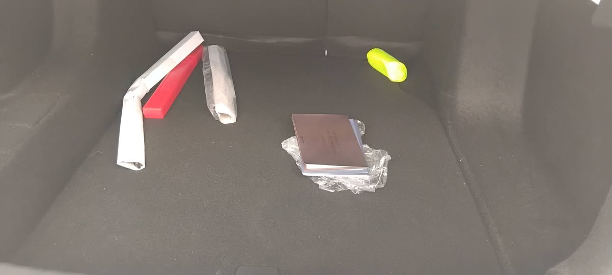 سلام عليكم بي واي دي للبيع او مراوس سيارة مكفول من كلشي ماشية ٨٠٠٠ رقم بغداد بسمي  مكان اليرموك سعر ١٢٥$ رقم هاتف ***********
