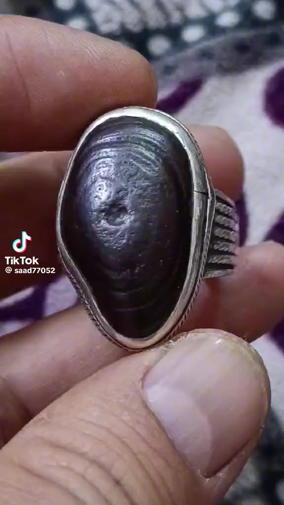 عليمن مطنگرين ماتتفاعلون
تره هو بس الغده ماكو 🙄


**إذا كنت صاحب هذا الإعلان وتريد حذفه لأي سبب، رجاءا أرسل رسالة إلى الدعم الفني**