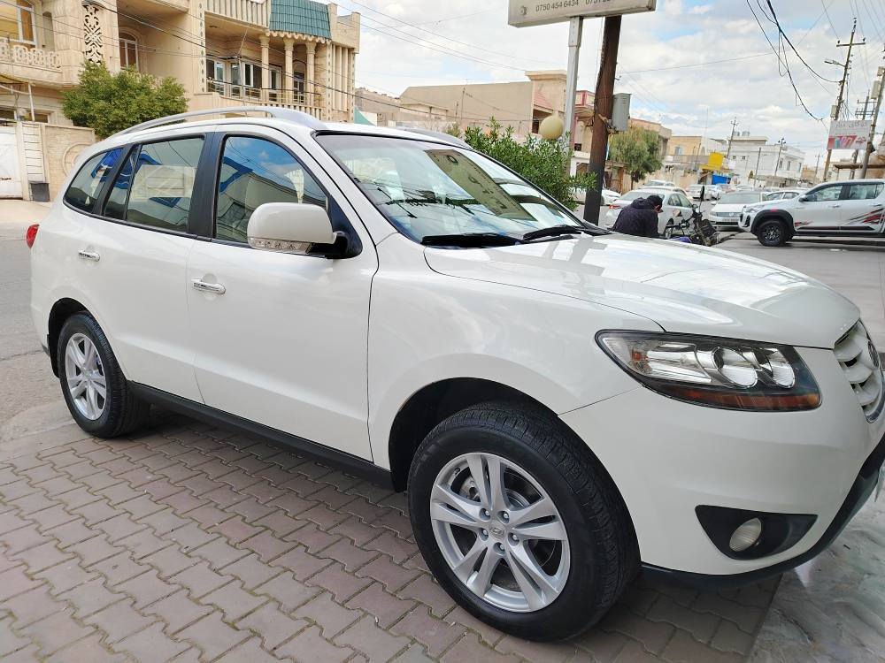 سانتافی مودێل2012 خەليجی
فول مواسفات زۆر خاوێنە
142هەزار ڕۆیشتیوە سەنەوی تا2031نوێە هەزە فەحس تا2027نوێیە بەناوی خۆمە هەموو شتێکی بە شەرتە یەک دینار مەسرەفی تێدانیە دوو پارچەی و دوو پەڵەی سبوغە بەبێ ژۆرێ سۆنەرم داناوە. 
سنتافيا موديل 2012 خليجي فول مواصفات بدون بسمة محرك 4السلند سنوى جديدة 2031 ب اسمي رقم اربيل مميزة السياره جديد ماشيه 142كم سونر مرفق وياك
السيارة كلش نضيفه بيدون مصرف ربع دينار
مكان أربيل واتساب ***********
*********** أربيل, العراق
