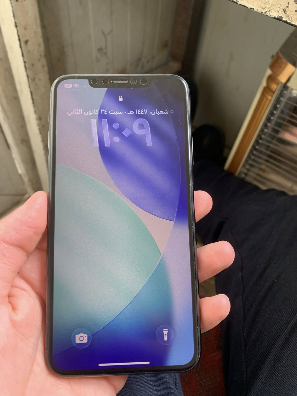 ￼ ‏سلام عليكم جهاز 11 بروماكس ذاكرته 256 بطارية 81 جهاز مبدل بس بطارية باقي الشرط سعر 350 خاص مفتوح 
***********
