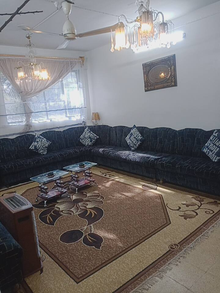 طخم عراقي ثقيل ونظيف زاويتين 12متر ويه الطبلات والمحفورة السعر 300 للاتصال***********
