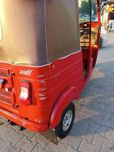 سلام عليكم تكتك موديل 18 للبيع اوراق كامله شركه المصطفى شرط الترقيم مامعمره لا دوسات ولاكاعيات مثل ما موضح بل فيديو عنوان بغداد حريه للاستفسار الاتصال على الرقم ***********
