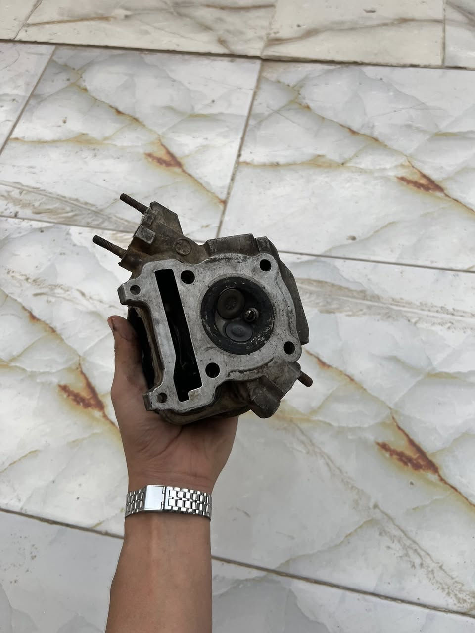 سلام عليكم كاور ماكس اصلي بلاد لا تجاري ولا صيني اصلييييي بلاديييي بس البلك محور إيراني وشغال مابي شي رايده قيمه بلي يرضي اللهه مكاني ابو الخصيب ***********
