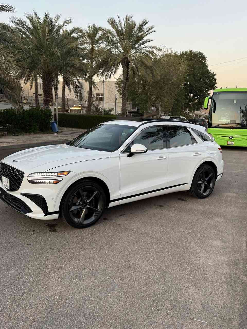 السلام عليكم
يمكن اول سيارة 2026 تنعرض للبيع 

Gv70 سبورت برستيج 2026

رقم بغداد شهداء وكالة ومكاتبة وعقد اسوي باسم المشتري 

بعده السيارة بلزكات الشركة 

مبرمج الواقع الافتراضي  اللغةً العربيه 

فول الفول 

الشكل الجديد 

ماكو داعي اذكر الموصفات 

حادث جاملغ ربع مصبوغ وبنيد مبدل ومصبوغ 

باقي السيارة مكفول كفالة من الشخط وتكحيل زلغ مابيه السيارة 

🔴ارباك راجع سستم شرط الفحص 🔴

🔴شواصي مكفولة 🔴

ماشية  4000 كيلو متر 
يعني 2485 ميل. زيرو السيارة 
السعر 335 قابل للتفاوض
 
مايعجبك المنشور اذكر الله 💐💐

مكان بغداد 

***********
