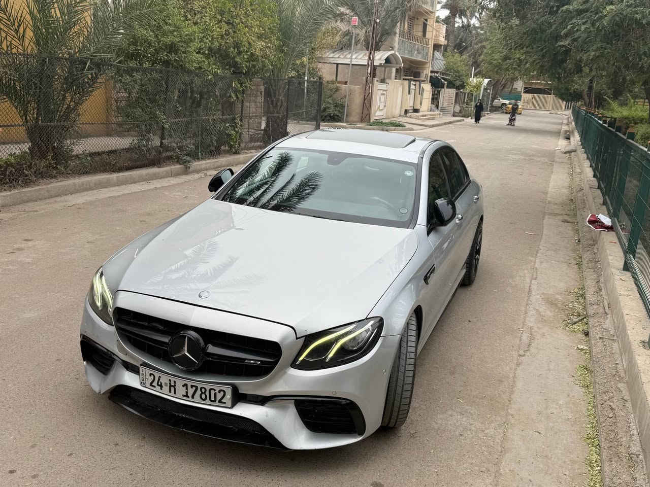 مارسيدس بنز E300 للبيع
 موديل 2017
بصمة تشغيل
فتحة سقف
اوتو بارك
حساس360 درجة
داخل لدات 64 لون
داخل عمل احترافي روز رايز 25 لون
شاشة متصلة طويلة
كشنات جلد كهربائي
جنطة كهرباء
اربع بصمات
5 انظمه قيادة
رادار امامي خلفي كم
نقطه عمياء
كشنات تدفئة
استيرن تدفئة
4 ثيمات الشاشه متغير
ويل 19 فورجد 
السياره عليها كت كامل E63 AMG اصلي
بعد بيهه هوايه مواصفات
وارد امريكي حادثها جاملغ وبنيد (ايرباك راجع سستم)
رقم شمالي هزة جديدة صارلهه ثلاث اشهر  98‎%‎ 
ماشيه 170 كيلو
مكانها الدورة، السيارة نظيفة جدا وماناقصها اي شي.
السعر النهائي 27 الف دولار (شدتين و70 ورقة)، واي استفسار اني حاضر
(***********) بغداد, العراق
