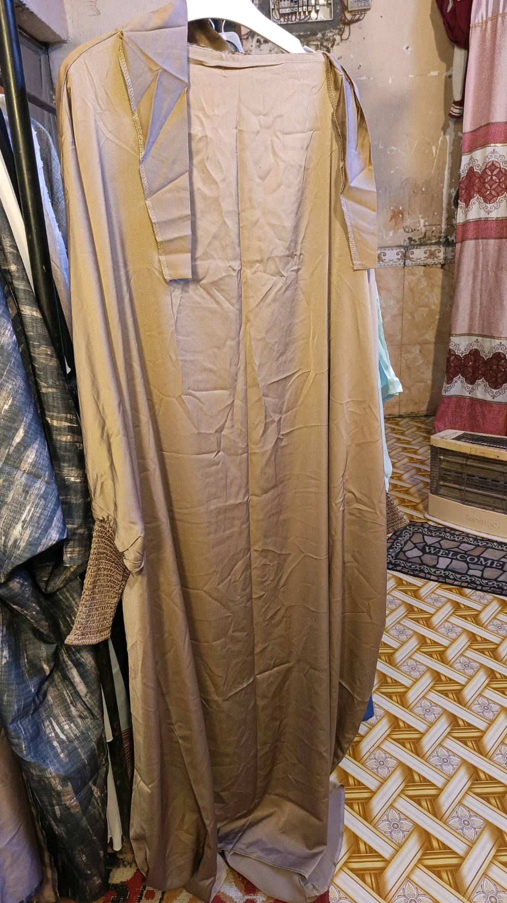 بشت خليجي درجة أولى كل قياس بي
العنوان البصره الهارثه دور معمل وارق قرب قرطس حيدر الكرار 
يوجد توصيل لجميع المحافظات العراق 🇮🇶5الف التوصيل 