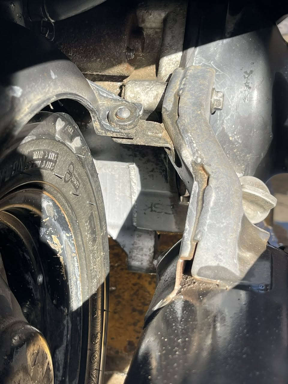 سلام عليكم ماكس عدلة للبيع رمبة صارله 3اشهر من نزلته من الرمبة الدراجه كفاله ختم واحد ويه المكينه النظافة كدامكم نفس الي بصورة كفرات نظيفة ملحة الدراجة مكان الشعب ***********
السعر 900وبيه مجال بسيط
