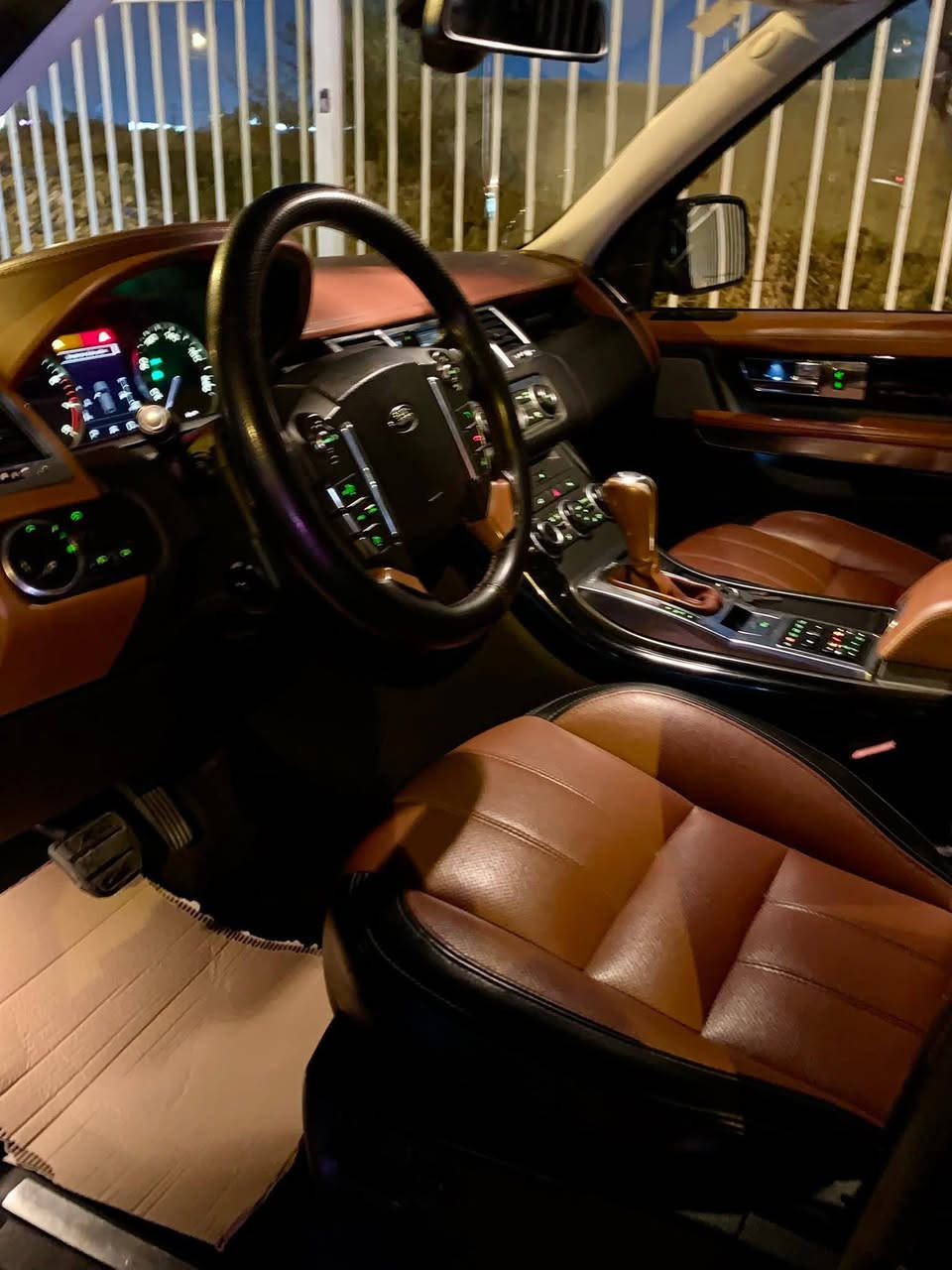 سلام عليكم مراوس ابجيب رانج خليجي فول واحد على واحد مكفوله كفاله عامه موديل ١٣ سياره سعرها ١٥٨ مراوس ترهم *********** بغداد الشعله دوانم
