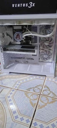 من رخصت الادمن كراتين قطع كلهة موجوده تجميعه كامله بدون رام I9 12900k ...