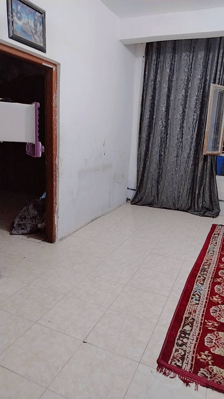 شقه للرهن خمسين متر غرفه وصاله ومطبخ رهن 10 مليون شارع طارق مقابل كرار دبل ***********
