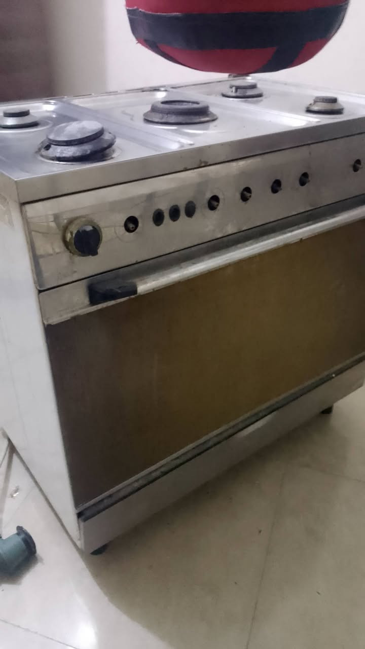 للبيع مكان غزاليه 
طباخ 5 عيون كلش زين بس متروك العين الوسطاني والفرن الجوة يحتاجن تنظيف بس باقي كلة شغال وهاي صور


**إذا كنت صاحب هذا الإعلان وتريد حذفه لأي سبب، رجاءا أرسل رسالة إلى الدعم الفني**