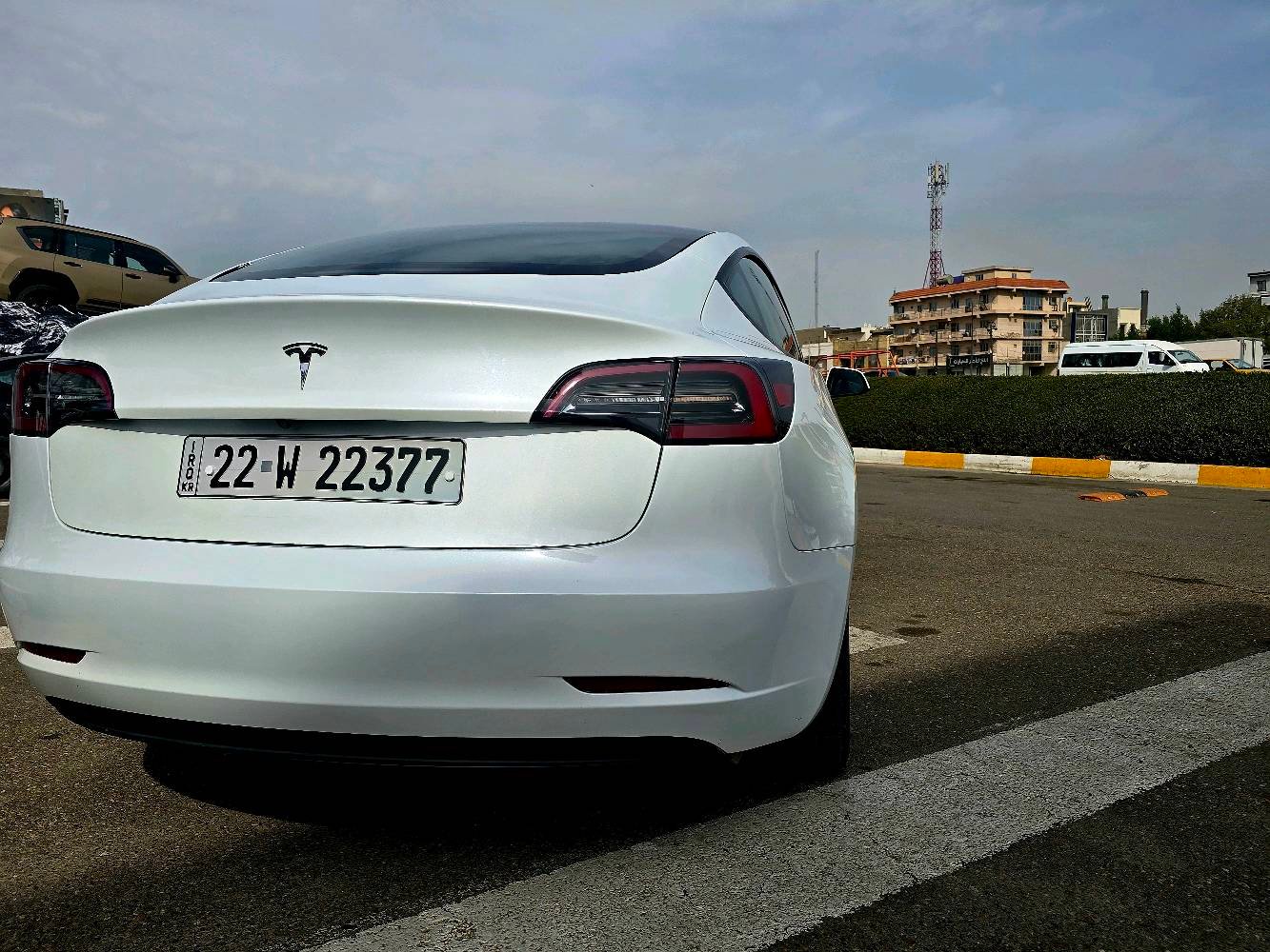 تيسلا 3 
2023
تك ماطور 
اون لاين
ماشية ٤٠ الف مايل
صبغ جاملغ خلف السايق وجزء من قبغ الجنطه من فوك  
بدون دواخل والايرباك سليم 
رقم اربيل  جاهزة ولا نقص برغي
تشغل وتطلع
شاحنه تسلا الاصليه وياها 
السعر ١٧٥ ورقه ومجال قليل جدا
5YJ3EIEA1PF506972 رقم الشاصي 
مكان السيارة بغداد / السيدية 
***********