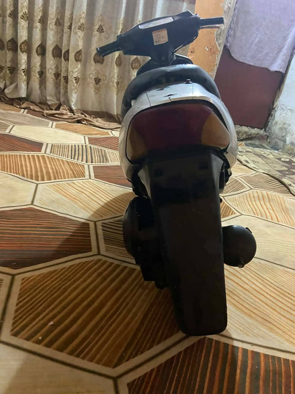 للبيع ٱو مرٱوس 
دراجه ساسوكي 60دراجة كفالة مكينة مامفتوحةة ونضيفه كهربائيٱت شغاله دراجه شغاله سلف هندر بس تحتٱج باتري فقط فقط دراجة اني جنإيهٱ شلعه تخبل دراجة خرسة ومرتبة مكان محمودية سعر 125وبيهٱ مجإل بسيط رقم ***********بي واتساب او تصال وشراي يدلل خاص
