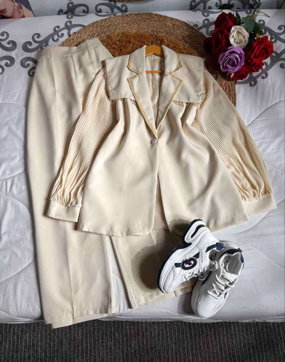 طقم قطعتين❤‍🩹
خامة هوريم دابل تركي
38-40-42-44-46-48 النجف, العراق


**إذا كنت صاحب هذا الإعلان وتريد حذفه لأي سبب، رجاءا أرسل رسالة إلى الدعم الفني**