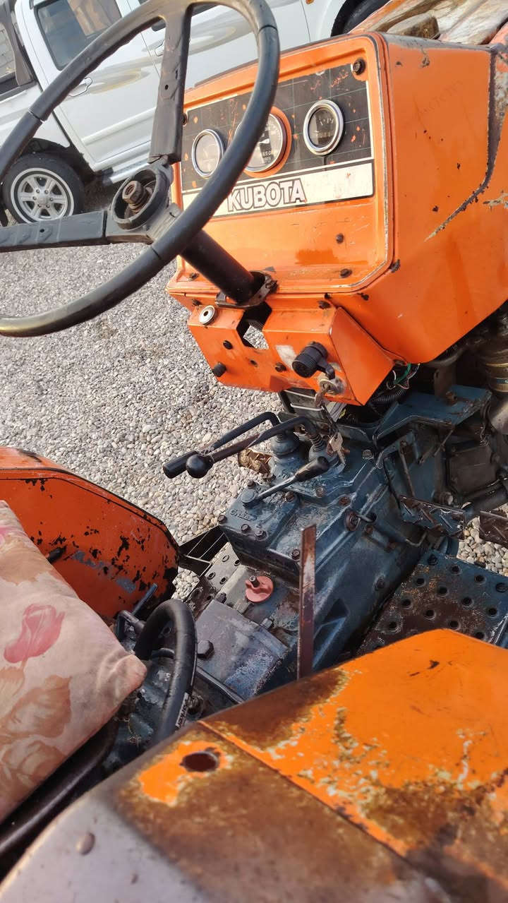 للبيع كابوته مديل ٩٠ مكينه كله على وضع الشركه مع رفاسه ***********   ***********
