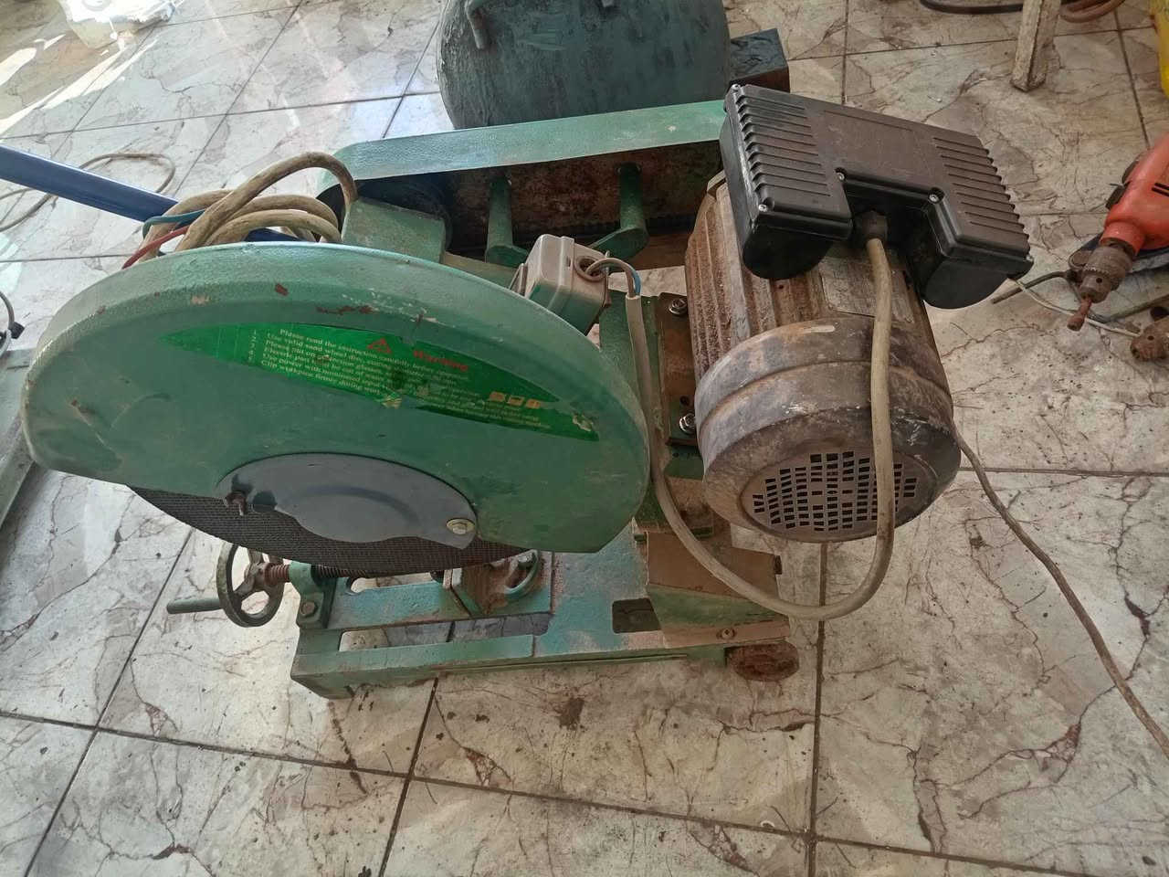 كتر قايش مع دريل ثابت ارتفاع متر،، . بلاديات،، كربلاء،، *********** كربلاء, العراق
