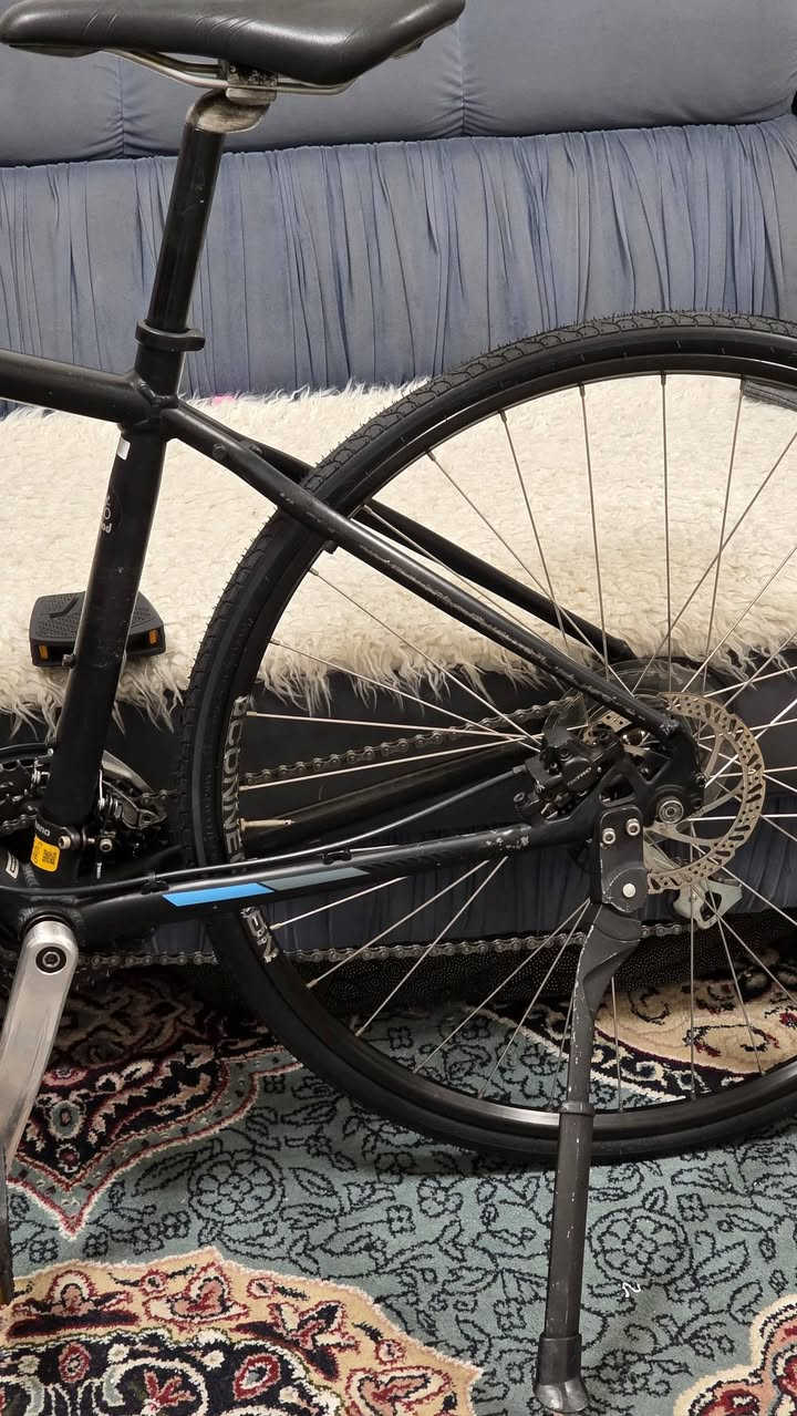 السلام عليكم
للبيع TREK FX2 Disc 2019 
اللون اسود مطفي
سستم شيمانو اسيرا خلفي وتورني امامي 8×3
بريكات تيكترو هايدروليك 
الدراجة قياس M
توجد خاصية اضافة البلوتوث في الماشة الخلفية
وباقي التفاصيل والصور موجودة
مكاني بغداد مجمع بسماية
للاستفسار خاص او على الرقم
*********** واتساب
