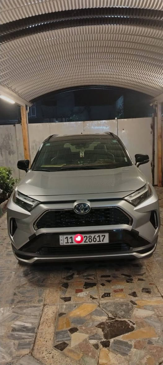 آلَسِلَآمً عٌلَيَکْمً
راف فور 
2022
xse توكلار برايم بلك-ان 
------------------------------------
وارد امريكي: كلين تايتل كفالة عامة حادثها بل صدر (البدنة وقاعدة البدنة) فقط (لغود شواصي ايرباكات) كلة كفالة وبشرط
------------------------------------
 مكينة cc2500 كفالة وبشرط من كل النواحي 
القدرة الحصانية (320)حصان 
وتجي بثلاث انضمة(كهرباء فقط-بانزين فقط-هايبرد) 
ونظام الكهرباء بي شحن منزلي ينطي من 55الى 60كيلو الشحنة الوحدة والشاحنة وية السيارة 
------------------------------------
مواصفات السيارة 
1-دخول ذكي 
2- فتحة سقف (سلايد روف) 
3-كشنات جلد حضن (لون اسود واحمر) 
4-كشنات كهرباء عدد 2
5-كشنات هيتر تدفئة 
6-شاشة امامية كبيرة 
7-كيجات وشاشة الكترونية لسرعة ونظام التنبيه
8-مثبت سرعة 
9-مانع انزلاق 
10-نظام AWD فور ويل 
11-رادارات جانبية 
12-هيتر تدفئة في الستيرن 
13-جنطة كهرباء 
14-جام اوتماتيك 
15-تبريد مناخ منفصل
16-لايت زنون عالي ناصي 
ومع لد LED 
وبعد هواي هواي مواصفات 
-----------------------------------
السيارة ماشية 60مايل وعلى ايدي بشرط وادامة كاملة عليها 
والسيارة مسويلها عازل حرارة وصوت سعرة 10ورقات 
-----------------------------------
السيارة رقم بغداد انكليزي بسمي شخصيا وتحويل ثاني يوم هزة جديدة وسنوية 2029
-----------------------------------
السيارة كل تفاصيلها موجودة ومذكورة 
-------------
مكان السيارة بغداد الكرخ 
***********
***********
فقط الكورك بي واتساب
