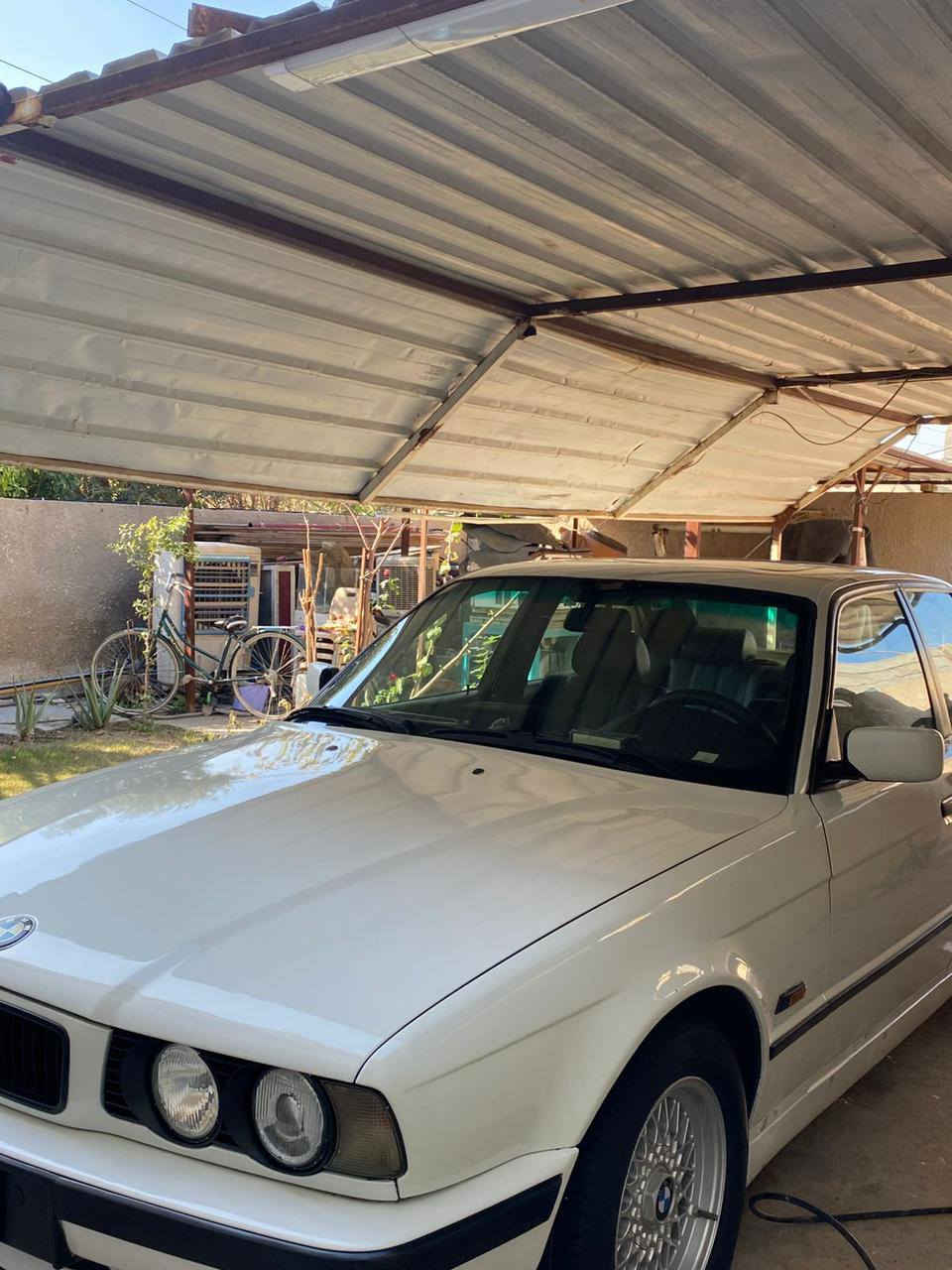 سلام عليكم موديل 1990 525i محرك مسكر عدل مصبوغه عام بدون ضربه تبريد ثلج سلايت مذب ربع ع سياره جاهزه من كلشي سعره85$ واسط النعمانيه ***********
