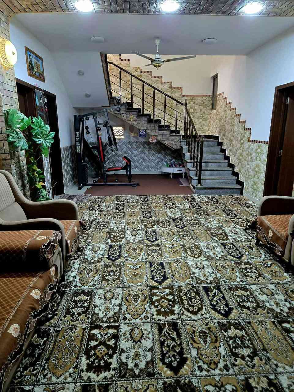 دار. للبيع مساحته ٣٠٠ على سنتر
 وعلى حديقه
 الاضافات محل كبير مطبخ حار وصاله مفتوحه ومخازن وغرف سويت عدد ٢ موقع كلش حلو

تفاصيل اكثر خاص


**إذا كنت صاحب هذا الإعلان وتريد حذفه لأي سبب، رجاءا أرسل رسالة إلى الدعم الفني**