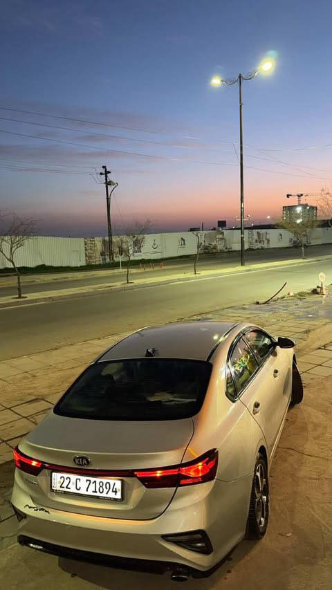 السلام عليكم 
كيا فورتي 
موديل 2021 
مواصفات - نص فول 
ماشيه 72000 ميل
حادثها بأمريكا بابين جهة السايق مبدلين 
وبابين صفحة السكن بيهم بارد خفيف بالاسفل 
السعر 135$ وبيها مجال 
مكاني الموصل الجانب الايمن

للتواصل ***********
‭***********‬

هذا رقم الشاصي 3KPF24AD7ME341471
