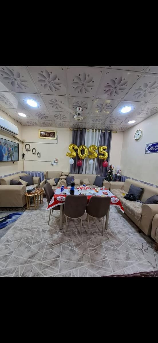 #يعرض_مكتب_الخيكاني
                 
دار    🏫   للبيع 

🔰#المساحه/100  م  

🔰#الموقع/ خلف الملعب 
القديم نهاية شارع شيخ ياسين 

🔰#مواصفات / ثلاث غرف   نوم و صاله  و مطبخ
و ستقبال و صحيات داخليه و خارجيه   
 
🔰للأستفسار أكثر يرجى الأتصال
_على
خاص او رقم الواتساب.   ***********
  

   عنوان المكتب خلف الملعب القديم ع الشارع الرئيسي 
             #مكتب_ابو_سجاد_الخيكاني
