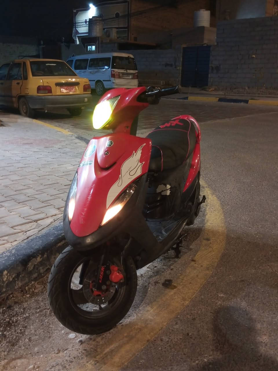السلام عليكم
عدله للبيع مزوده 55 باقي كله بلاد دراجه ختم واحد من طول لطول برغي ما بيها نقص كلها شغاله منفيس موجود سعر 650 وبيها مجال 
مكانها حي الميلاد 
***********
