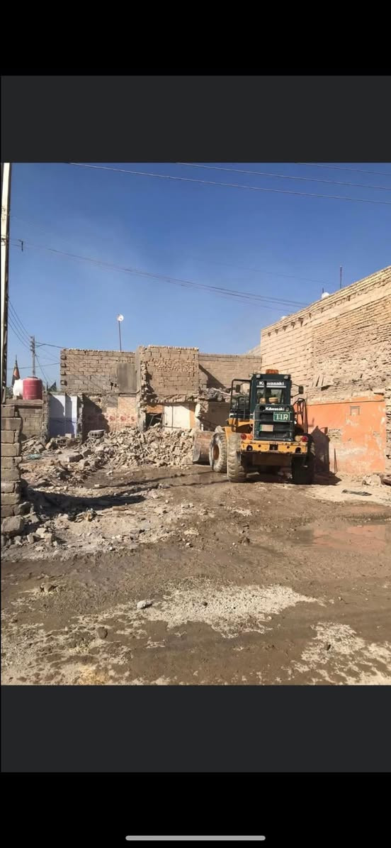 اليوم وبفضل الله 
تم تفليش وهدم بيت بمساحة 100م في ألجمهوريه 
(شارع المكاتب ) وتم نقل الأنقاض وقلع القطعه ودفنها بالسبيس والأسمنت وحدلها طبقتين للأستفسار ***********. أو   ***********

