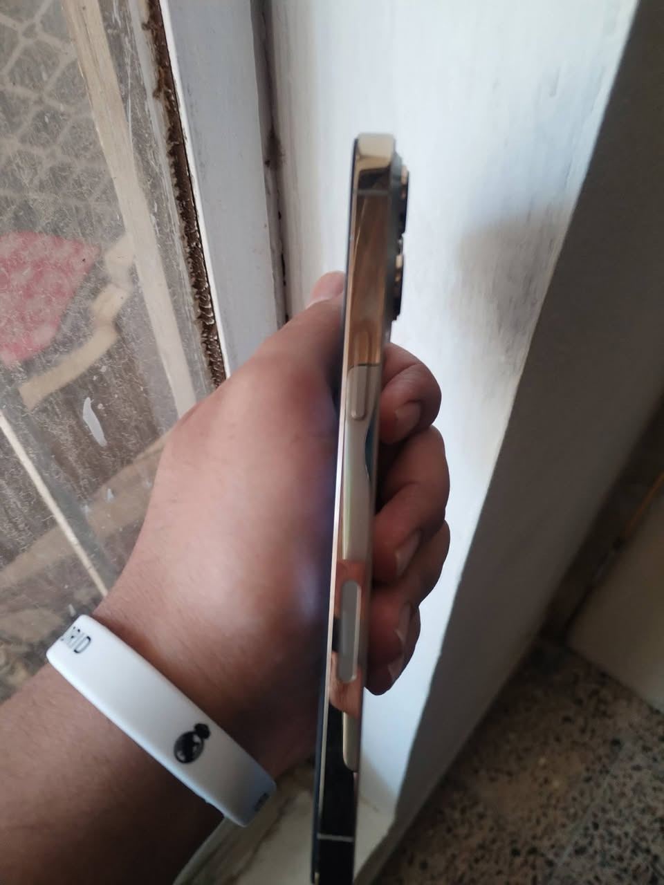 13 برو ماكس مبدل بطاريه وشاشه فيس ايدي شغال جهاز نضيف كلش ذاكرة 255 السعر 450 بغداد الزعفرانيه ***********

