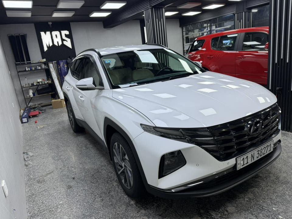 السلام عليكم
توسان خليجي موديل2024 
ضمان الاولى موتور
فول مواصفات ما عده البانوراما
حساس امامي خلفي
كشنين كهرباء
شاحن واير ليس
نضام ترحيب 
السياره ع حاله الوكاله 
ماشيه 68
المكان الكراده
السعر: 21.300$
الرقم:***********
