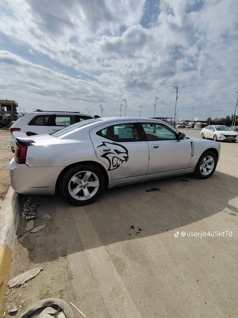 جارجر  موديل 2007 مكينه وكير جدد
تخم تايرات 
حداده جديده 
رقم أربيل وصاحب الوكاله العامه بالبصره 
تبريد شغال 
السعر 100 ورقه 
الاتصال على الرقم ***********
