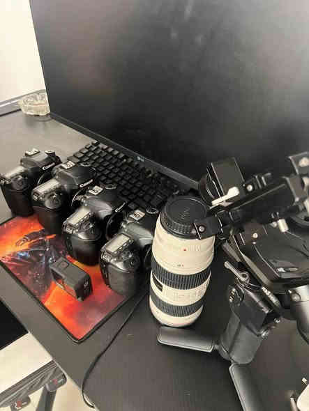 كامرات كانون d80 سستم كامل 3 كامرات نظافه 90% مع العدسات الاصليه 18-135 مع 👇🏻

- عدسة كانون 70-200 الاصدار الاول فتحة 2.8 ( بيها خلل اوتو فوكس فقط )

- كامرة كوبرو 9 مع رام 64GB

- رونن dji Rs3 min ( نسخة المني )

- شواحن الكامرات + البطاريات + الحقيبه + رامات 

السعر الكلي : 3500 وقابل للتفاوض 

التواصل او الاستفسار موجود واتساب + اتصال على هذا الرقم *********** البصرة
