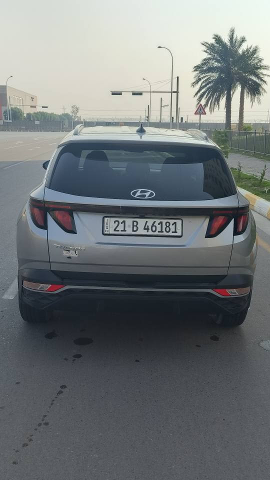 السلام عليكم
​🚗 هيونداي توسان 2022 - وارد أمريكي (نظيفة جداً)
​الموقع: بغداد - زيونة
السعر: 169 ورقة (16,900$)
​المواصفات الأساسية:
​الموديل: 2022
​المحرك: 2500 Smart Stream
​اللون: سلفر (فضي)
​المسافة المقطوعة: 43 ألف ميل
​الرقم: سليمانية (تحويل أو وكالة حسب رغبة المشتري)
​المميزات والتقنيات:
​نظام التشغيل: بصمة تشغيل + تشغيل عن بعد.
​أنظمة الأمان: رادار (أمامي، خلفي، جانبي) + تحديد مسار (قيادة آلية).
​الراحة: تدفئة كشنات + تدفئة ستيرن + نظام إطفاء ذاتي للمحرك.
​التحكم: تحكم ستيرن كامل + كروز سرعة (مثبت سرعة) + أنظمة قيادة متعددة + أوتو هولد.
​التبريد: قطعتين (أمامي وخلفي).
​التكنولوجيا: شاشة كبيرة + كاميرا خلفية دوارة + إشارات بالمرايا.
​حالة السيارة (الحادث):
​الحادث في جهة السائق (أربع قطع جانبية).
​البجم كبس (سليم من الداخل).
​السيارة جاهزة تماماً ولا تحتاج لأي مصاريف.
​للتواصل والاستفسار:
​📞 رقم الهاتف: ***********
💬 واتساب: متوفر على نفس الرقم بغداد, العراق
