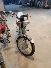 دراجة بدون للبيع سعر ٦٥٠ وبيهة مجال دراجة حلوة ونضيفة بس ويل شوي بي عو...