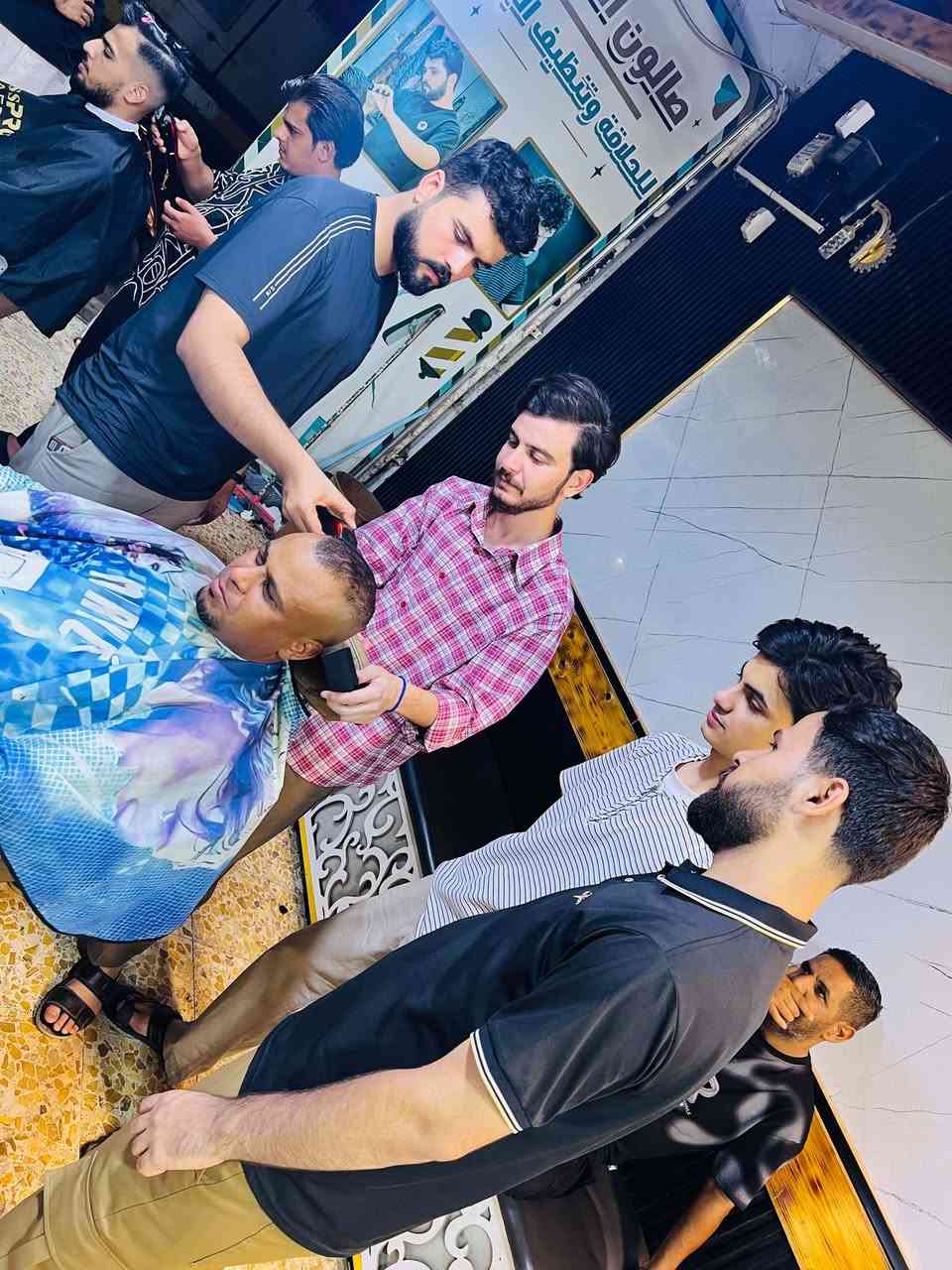 ✅  بعض الصور للتدريب وتعليم فن الحلاقه في صالون الأمراء
✅ تطبيق نظري وعملي للمتدربين 

كل التوفيق الهم ❤️

📍 الموقع: [ذي قار - قلعة سكر - الشارع الرئيسي - مجاور مصور عقيل ]
📞 للحجز والاستفسار: [***********
***********]  او مراسلة الصفحه  ⚡
