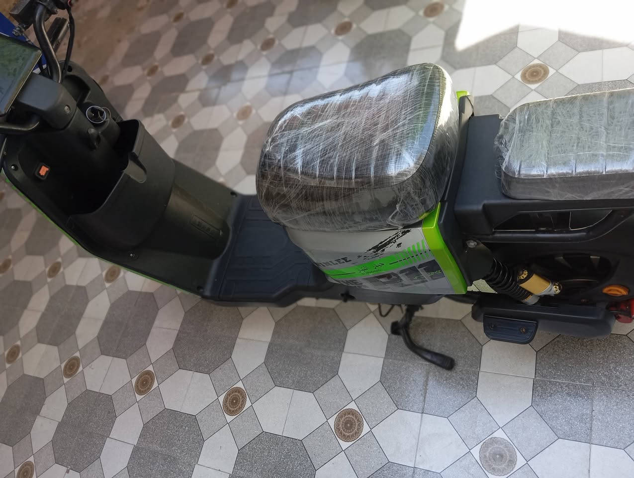 بطاريات دبل 32 امبير
ملف 2000
سرعه 99
نظام Rبك 
نظام سرقه 
اشاير يمنه يسره 
لايت عالي ناصي بلوتوث كله شغاله تايرات جدد دراجه كامله من كلشي سعر 450 مكان البصره ابو الخصيب الاتصال ***********
